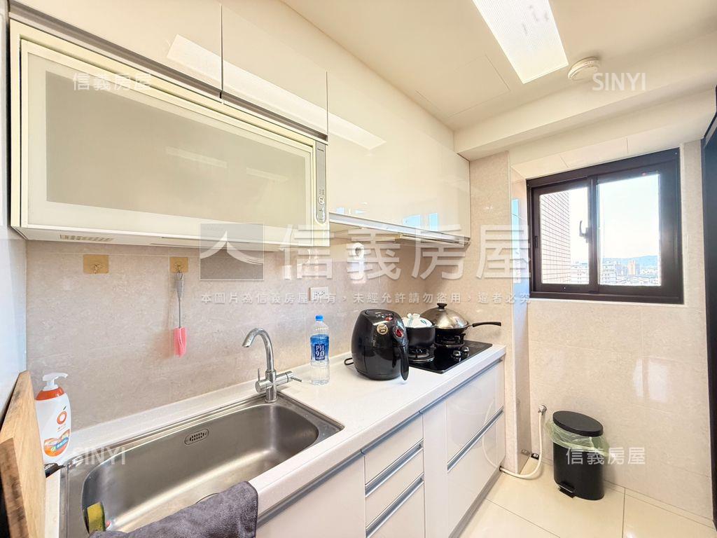 斐麗高樓景觀近捷運三房房屋室內格局與周邊環境