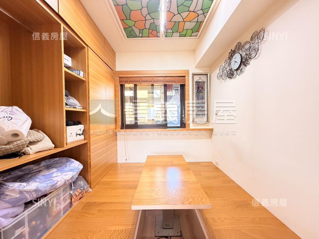 斐麗高樓景觀近捷運三房房屋室內格局與周邊環境