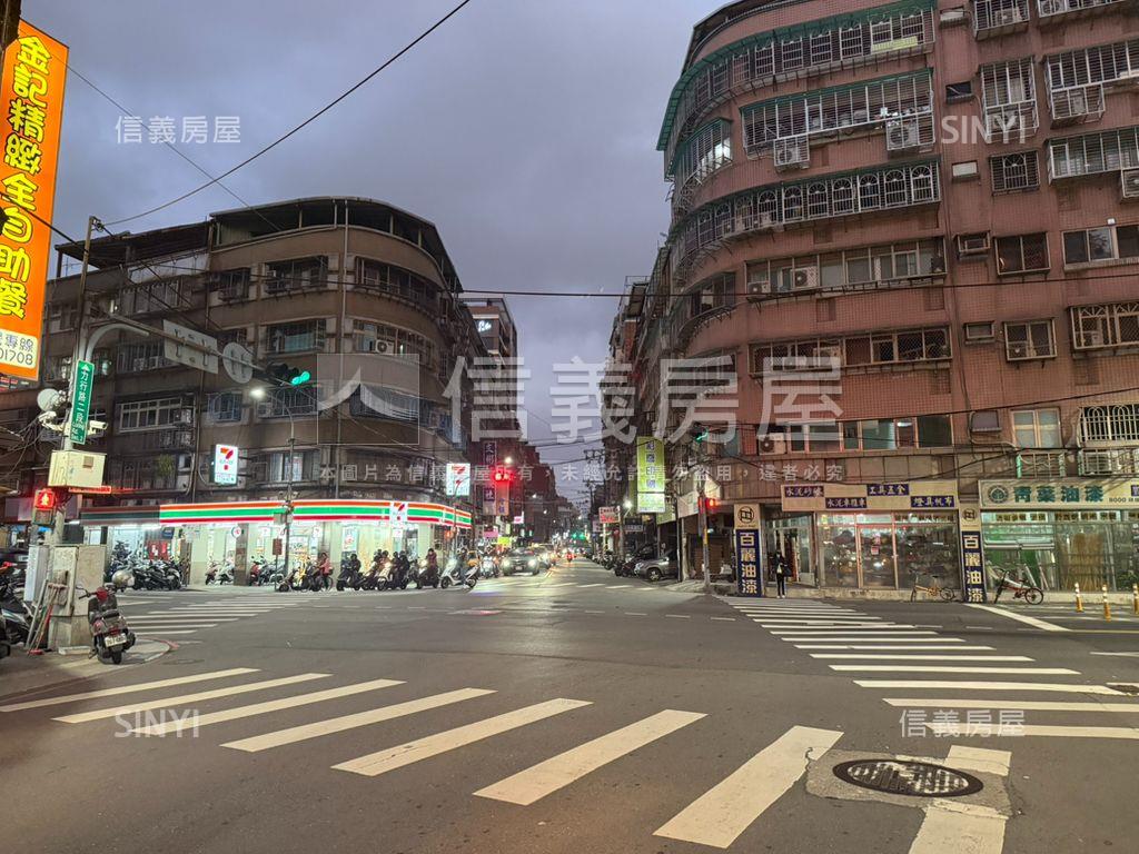 斐麗高樓景觀近捷運三房房屋室內格局與周邊環境