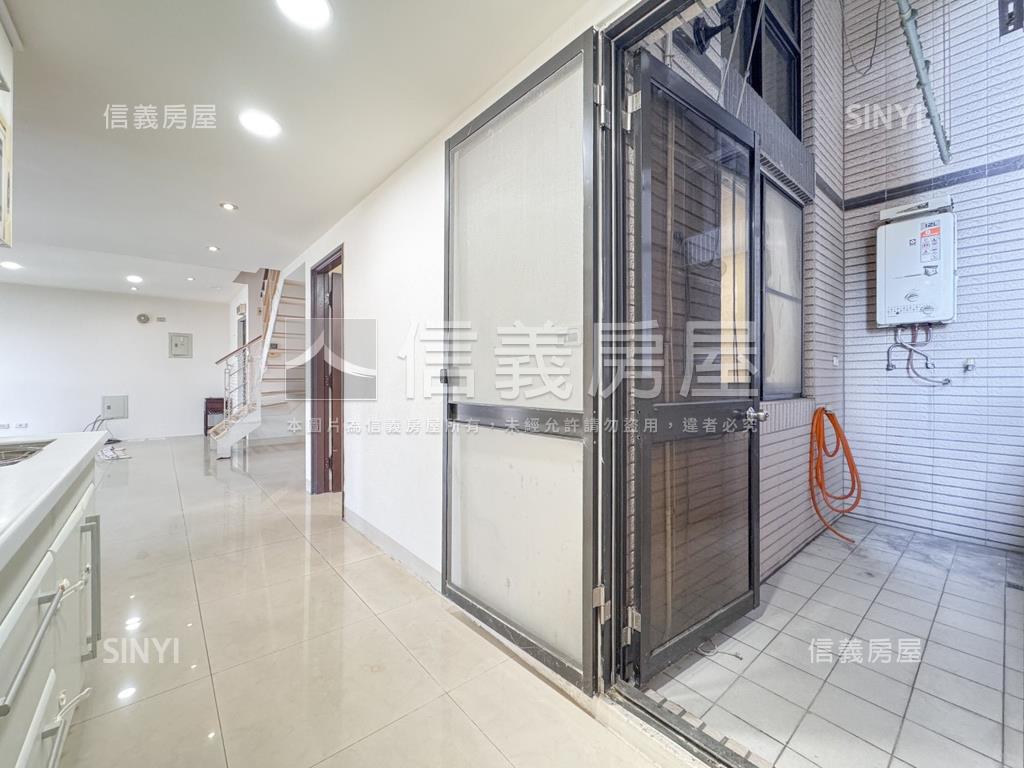 家華國寶｜近遠百採光戶房屋室內格局與周邊環境