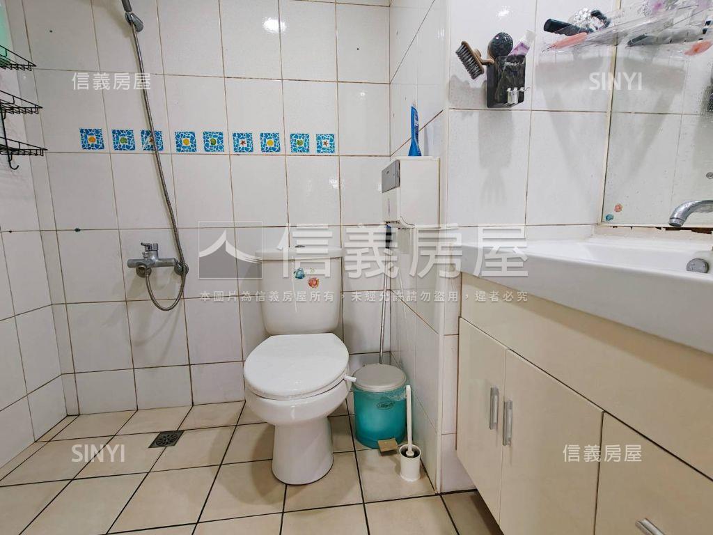 近中山醫高樓美屋附車位房屋室內格局與周邊環境