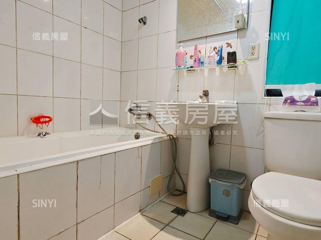 近中山醫高樓美屋附車位房屋室內格局與周邊環境