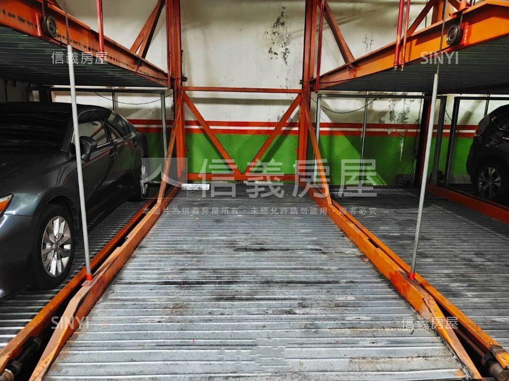 近中山醫高樓美屋附車位房屋室內格局與周邊環境