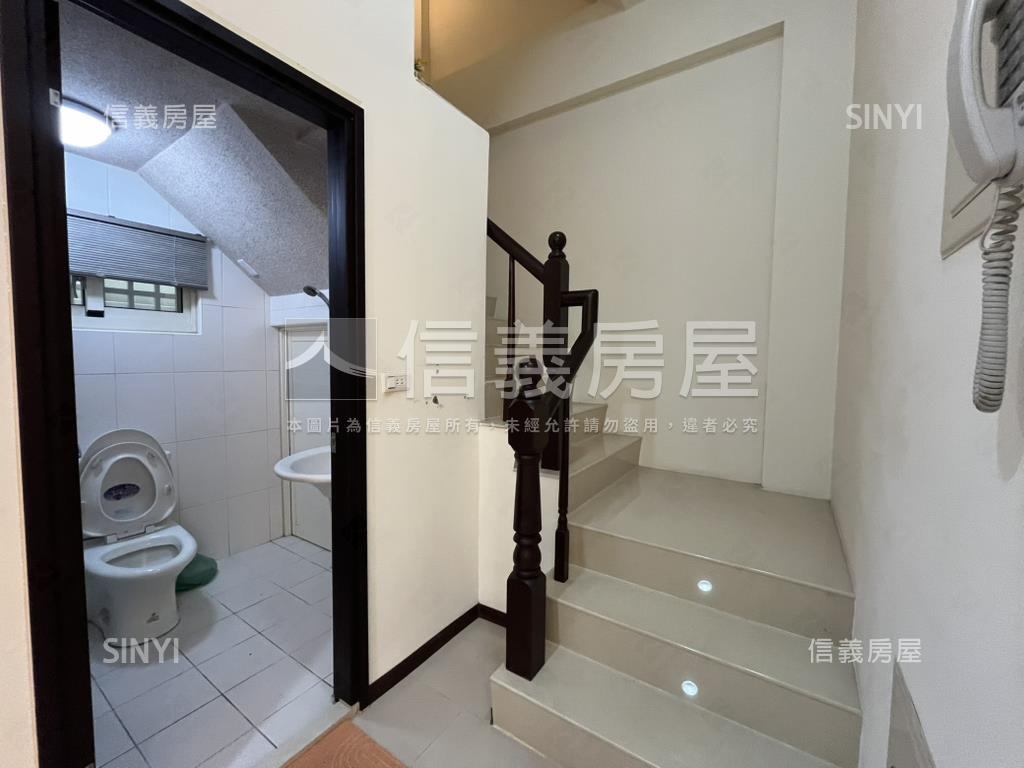 巨匠傳奇董ㄟ車庫美墅房屋室內格局與周邊環境