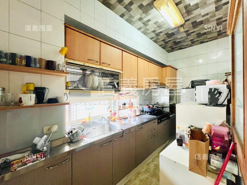 河景挑高大空間邊間車位房屋室內格局與周邊環境