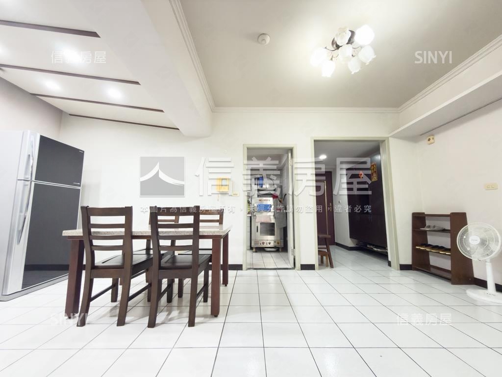 飛駝採光間三房有車位房屋室內格局與周邊環境