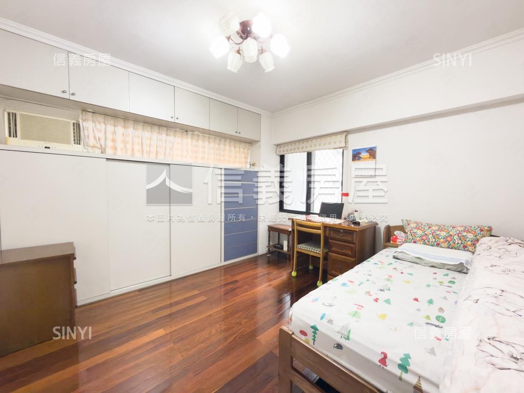 飛駝採光間三房有車位房屋室內格局與周邊環境