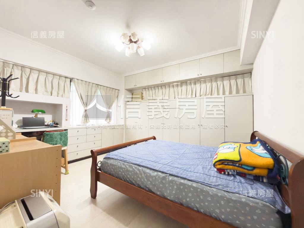 飛駝採光間三房有車位房屋室內格局與周邊環境