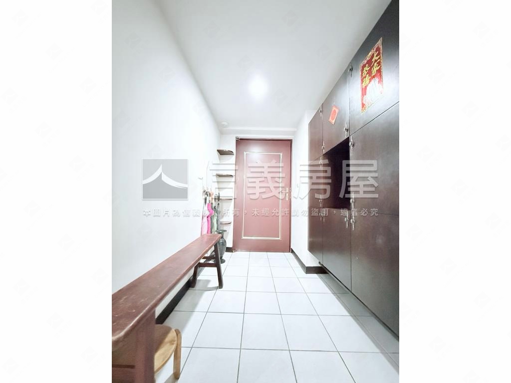 飛駝採光間三房有車位房屋室內格局與周邊環境