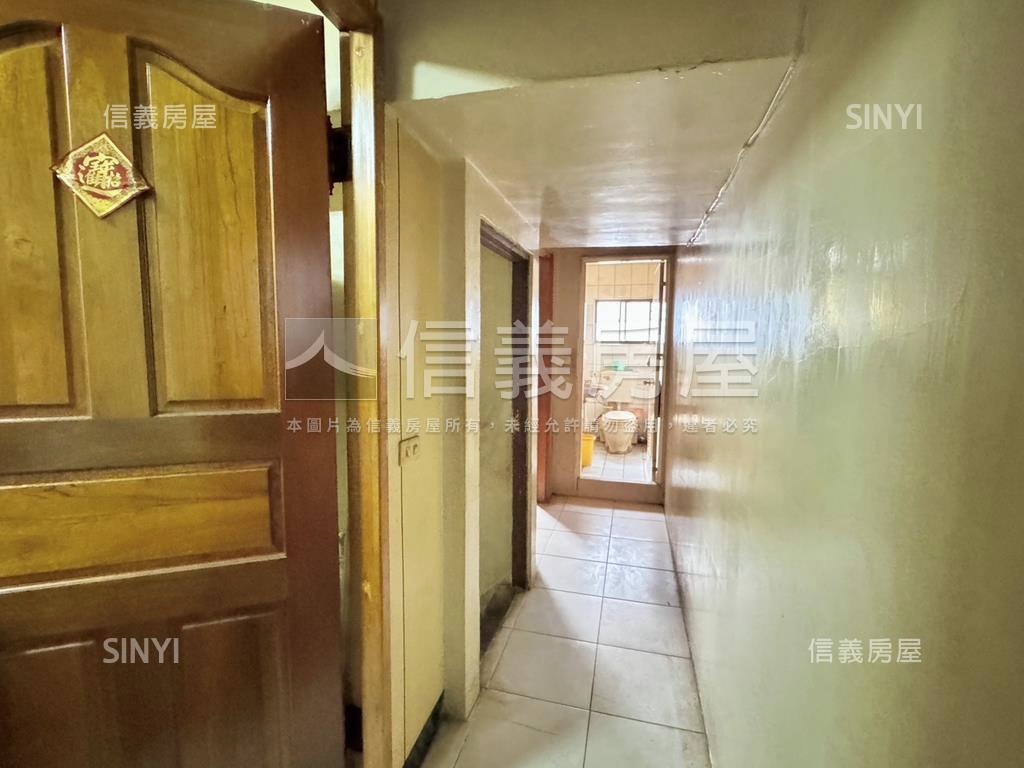 中華商圈合家歡活巷透天房屋室內格局與周邊環境