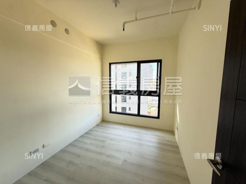 Ｖ建築三房雙車位。大器房屋室內格局與周邊環境