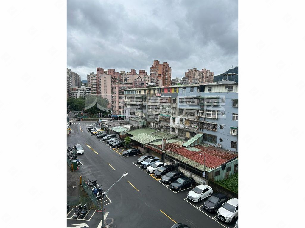 專任捷運年代美三房房屋室內格局與周邊環境