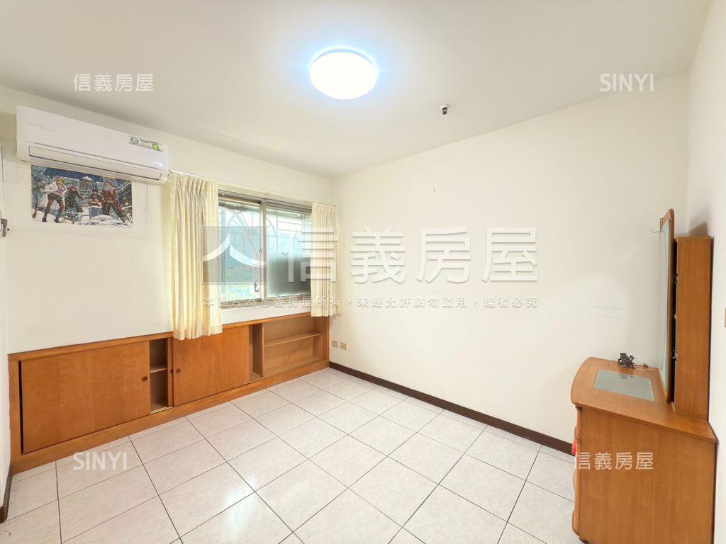 頂埔捷運。高樓景觀三房房屋室內格局與周邊環境