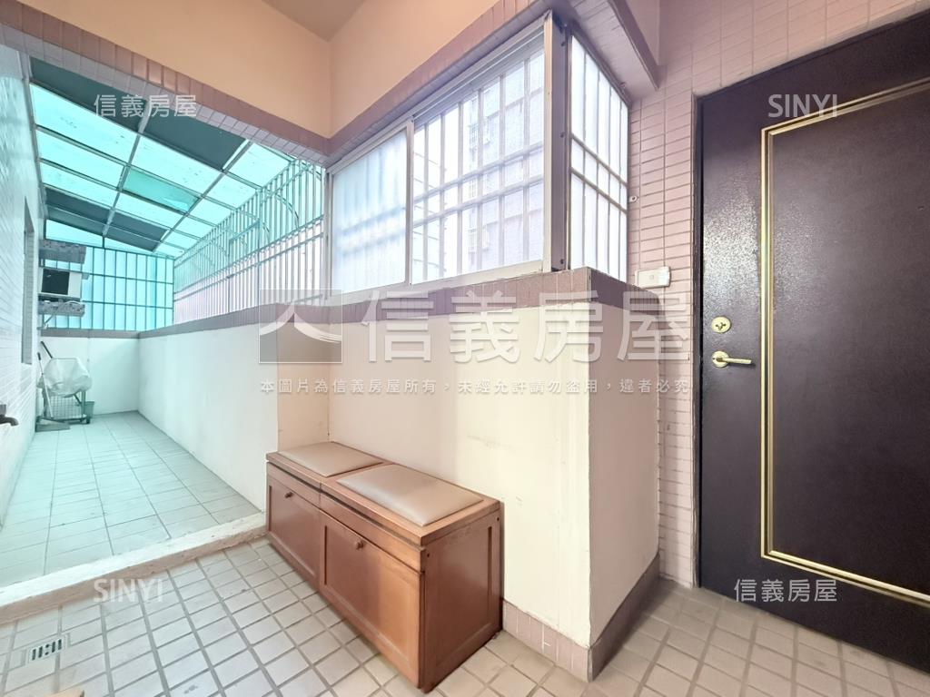 大道新城三房平車露臺戶房屋室內格局與周邊環境