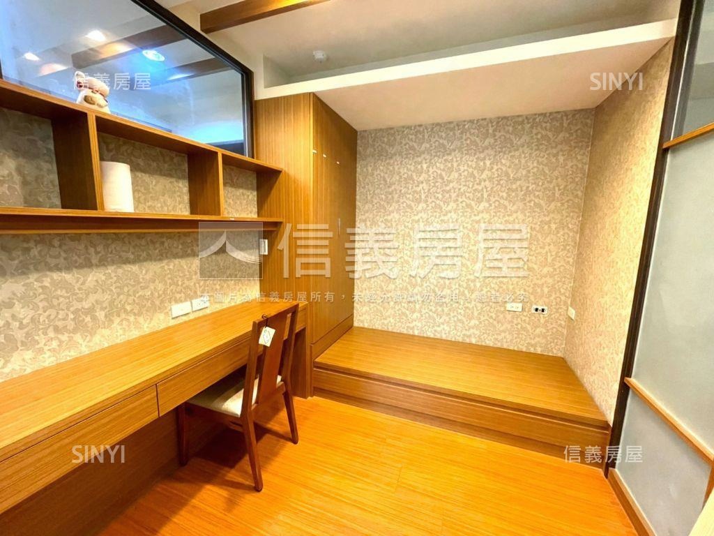 面球場高樓景觀３＋１平車房屋室內格局與周邊環境