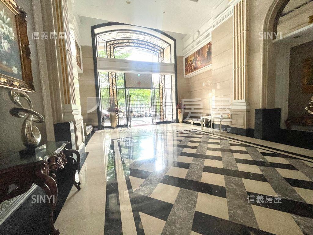 面球場高樓景觀３＋１平車房屋室內格局與周邊環境