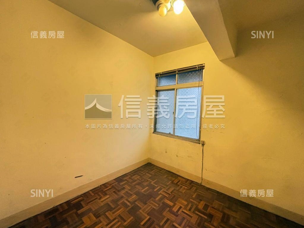 西湖捷運黃金二樓房屋室內格局與周邊環境