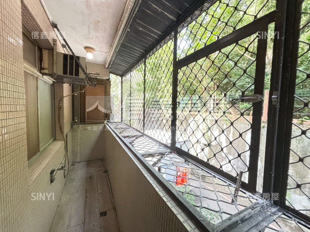 西湖捷運黃金二樓房屋室內格局與周邊環境