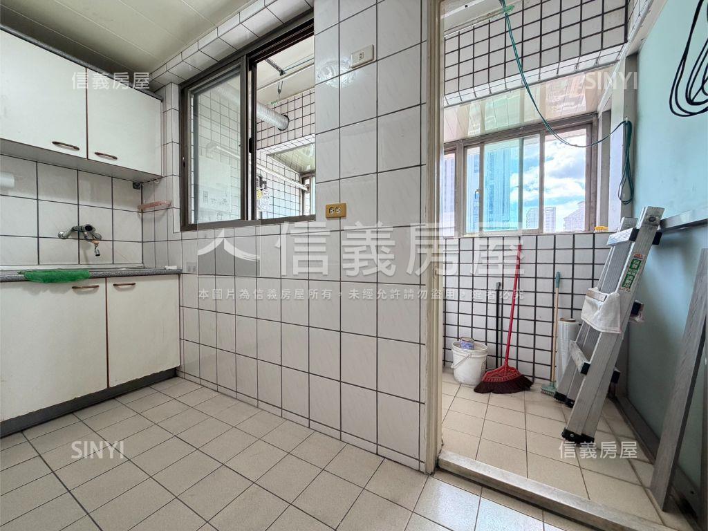 民生富邑景觀兩房車位房屋室內格局與周邊環境