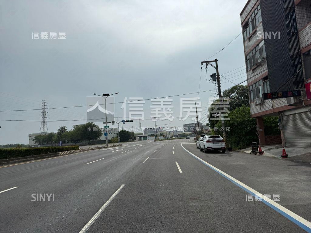 新市加油站旁土地房屋室內格局與周邊環境