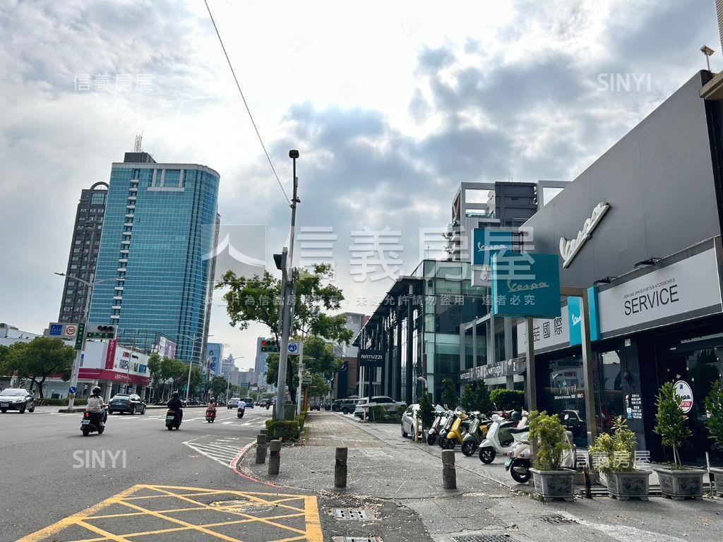 巨蛋▲角窗企業總部寬透店房屋室內格局與周邊環境
