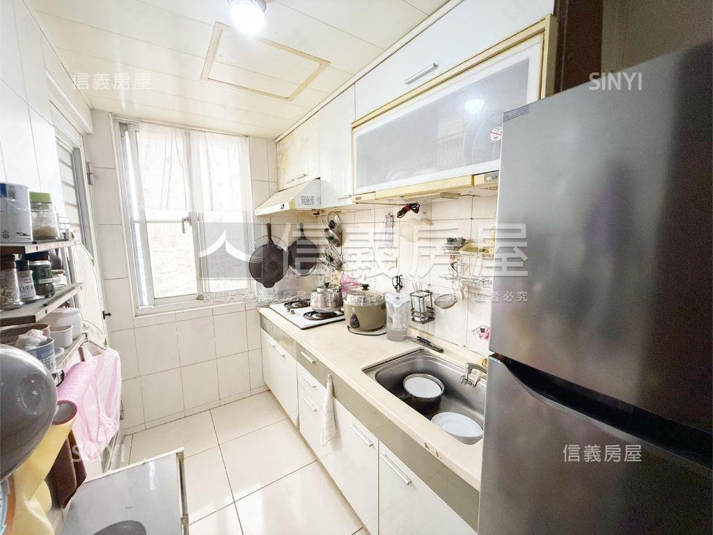 經典歐洲邊間高樓三房房屋室內格局與周邊環境