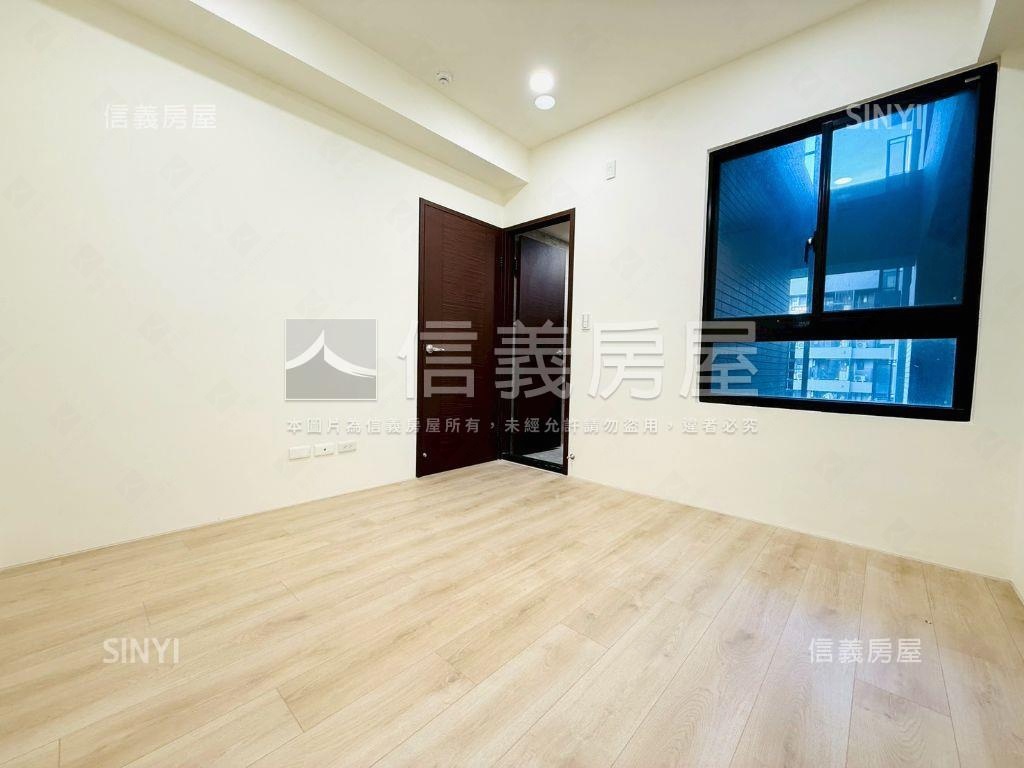 世界花園高樓二房二衛平車房屋室內格局與周邊環境