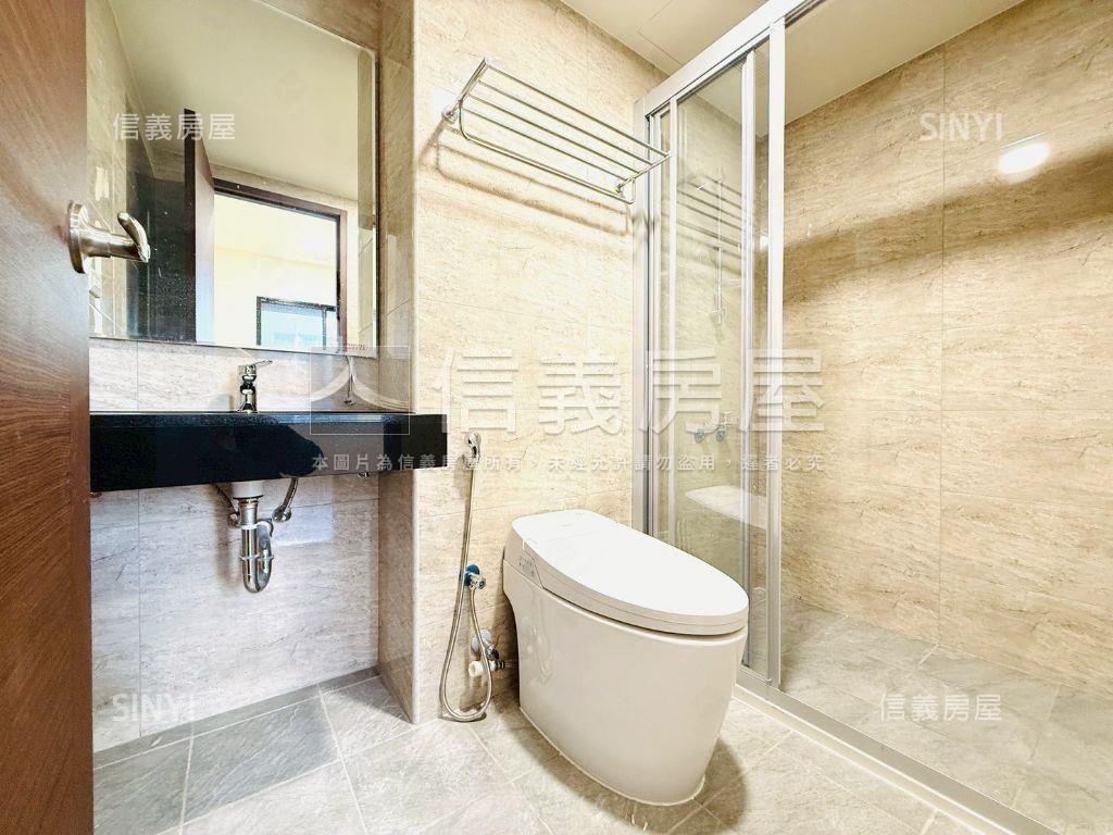 世界花園高樓二房二衛平車房屋室內格局與周邊環境