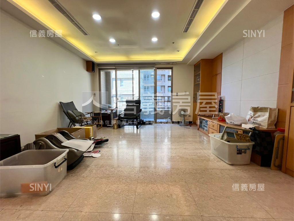 鋼骨遠東花園四房車位房屋室內格局與周邊環境