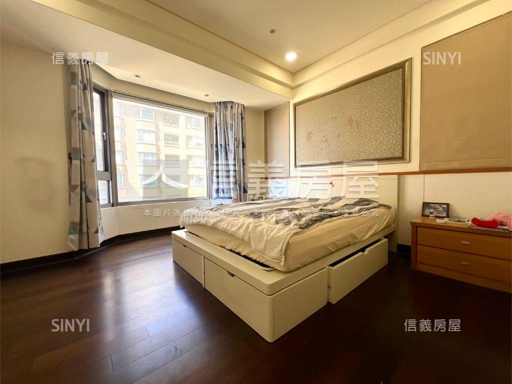 鋼骨遠東花園四房車位房屋室內格局與周邊環境