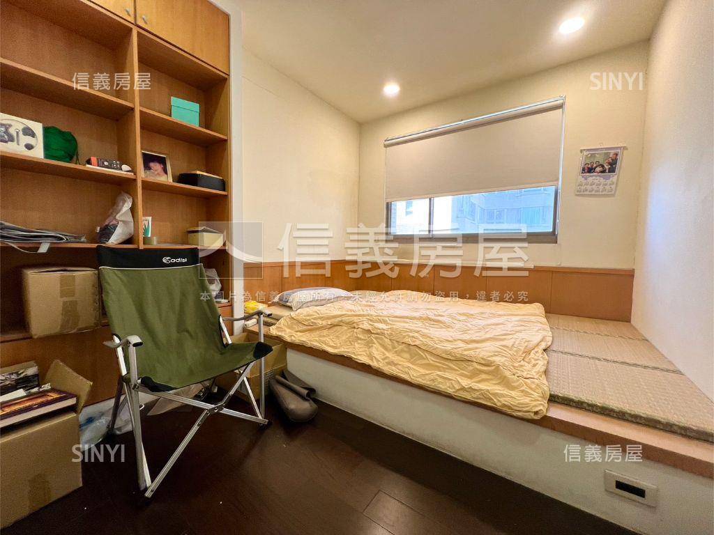 鋼骨遠東花園四房車位房屋室內格局與周邊環境