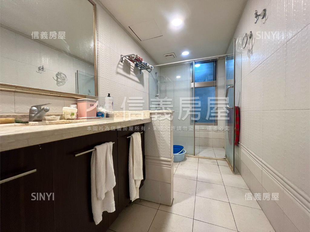 鋼骨遠東花園四房車位房屋室內格局與周邊環境