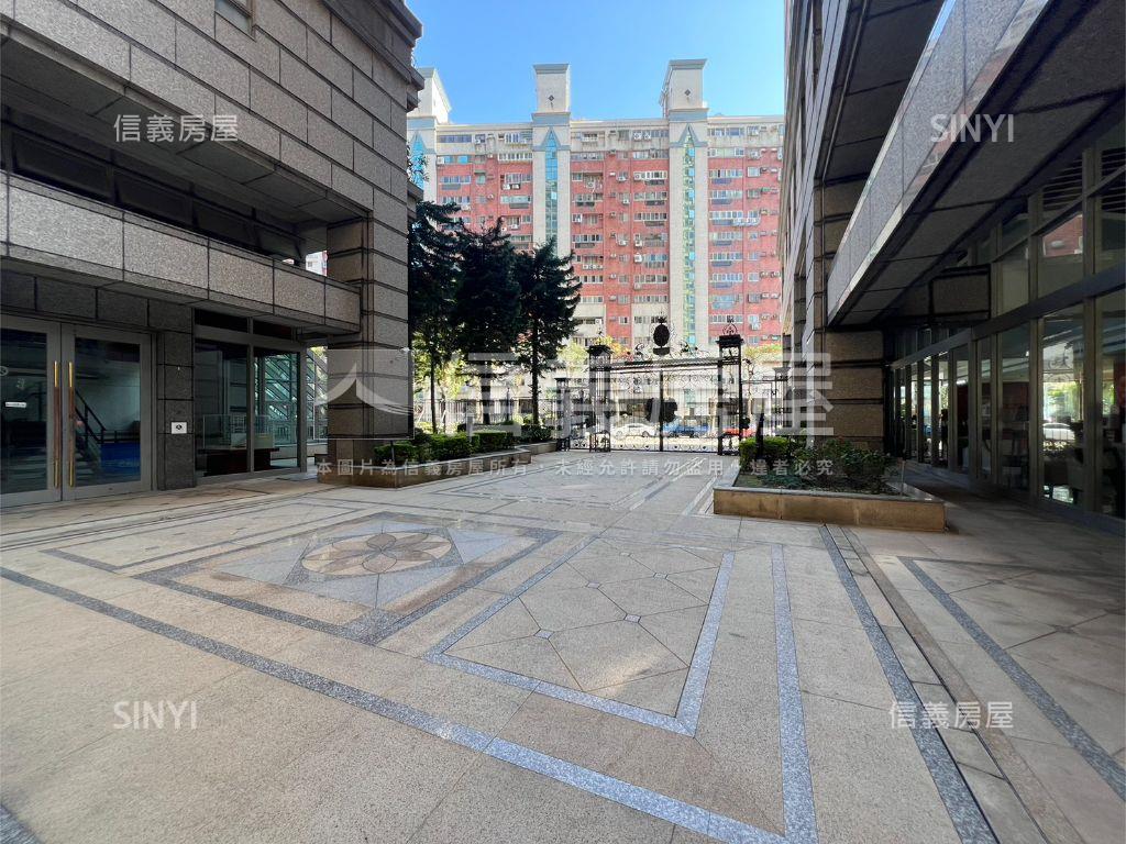 鋼骨遠東花園四房車位房屋室內格局與周邊環境