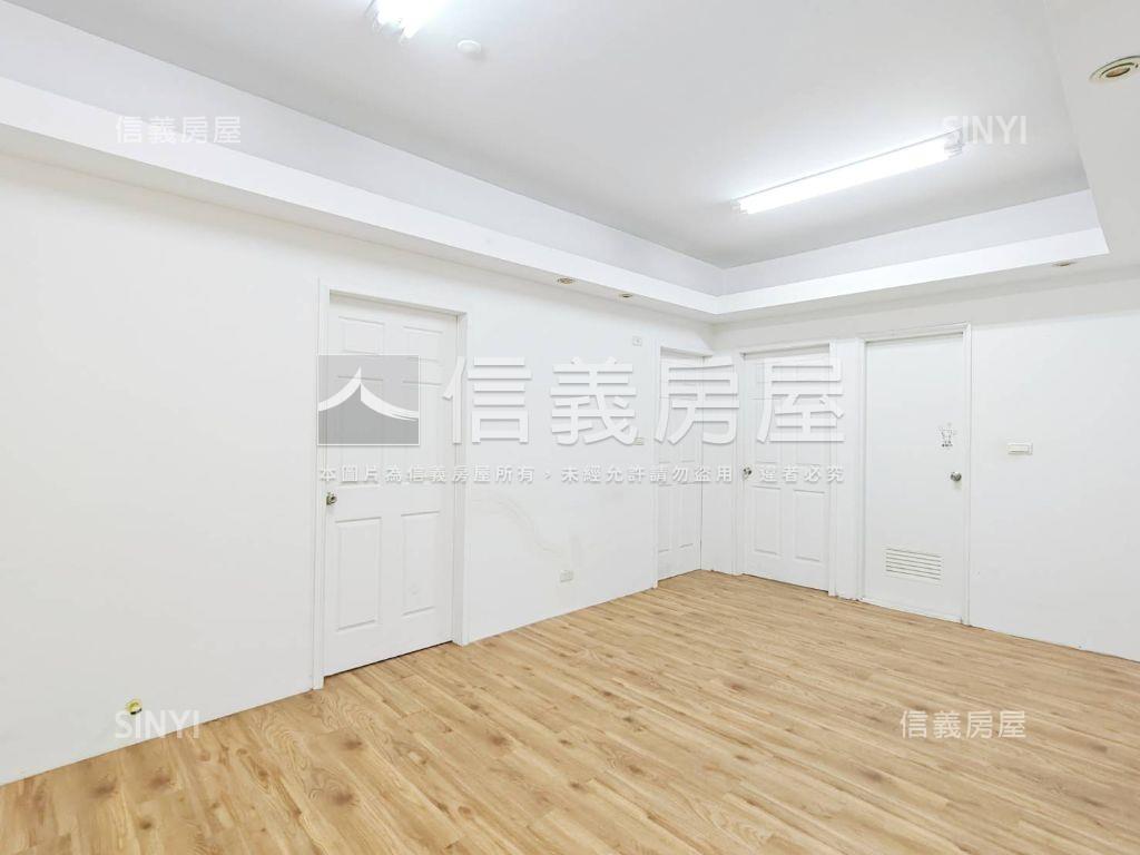 近大慶捷運四房車位房屋室內格局與周邊環境