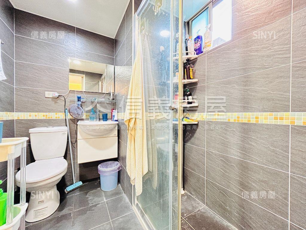 南崁三房美裝次頂樓房屋室內格局與周邊環境