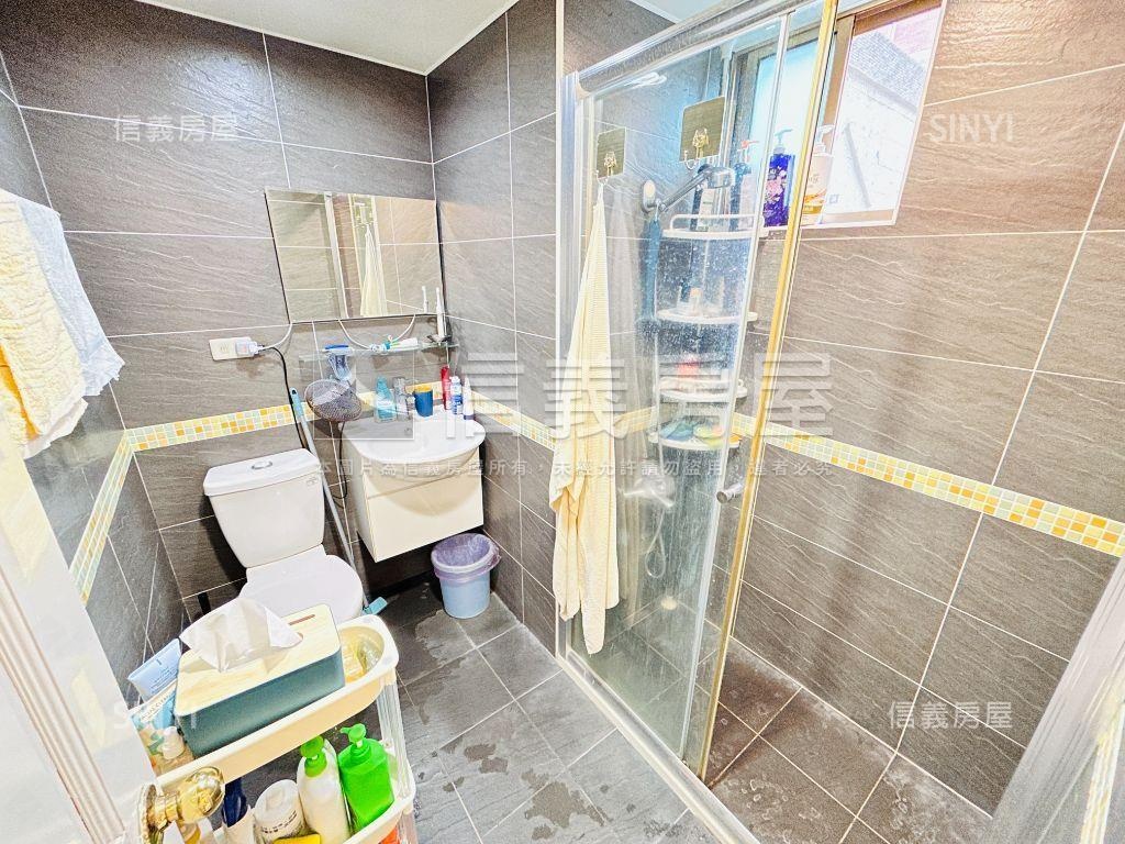 南崁三房美裝次頂樓房屋室內格局與周邊環境