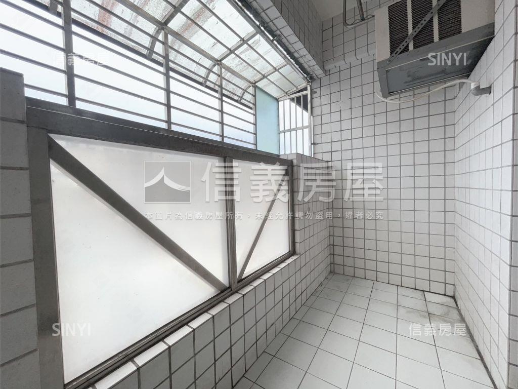 近車站金點高樓三房房屋室內格局與周邊環境