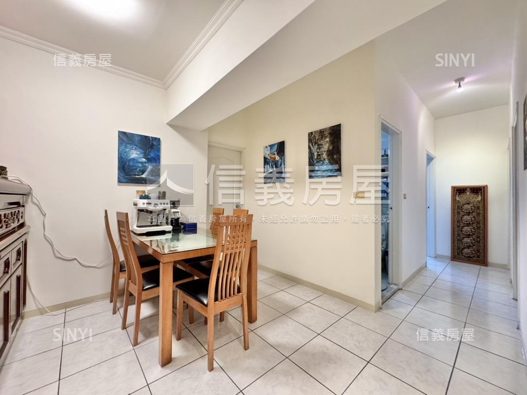 專任宏國大鎮三房車位房屋室內格局與周邊環境