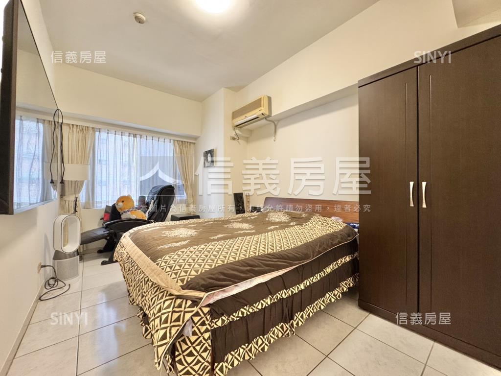 專任宏國大鎮三房車位房屋室內格局與周邊環境