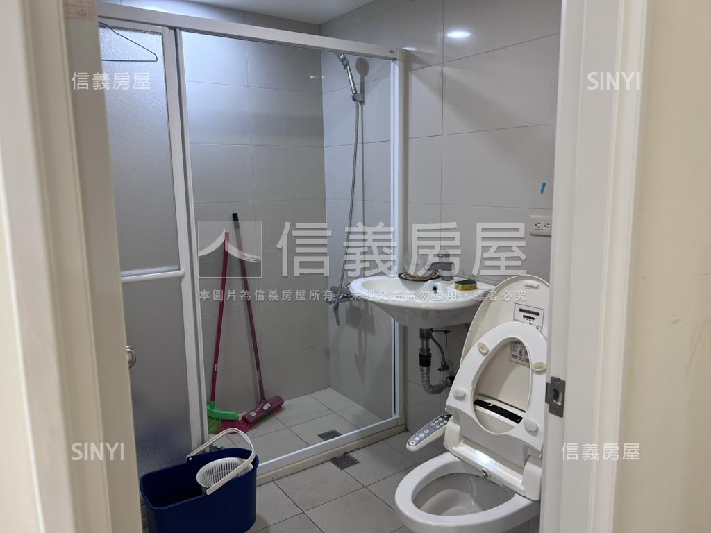 經國路大面寬黃金店面房屋室內格局與周邊環境