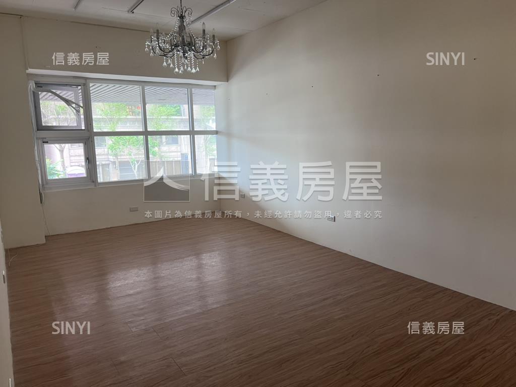 經國路大面寬黃金店面房屋室內格局與周邊環境