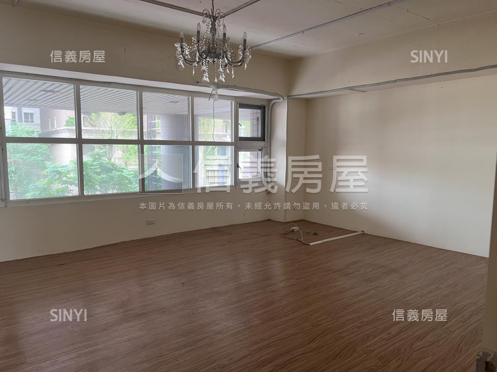 經國路大面寬黃金店面房屋室內格局與周邊環境