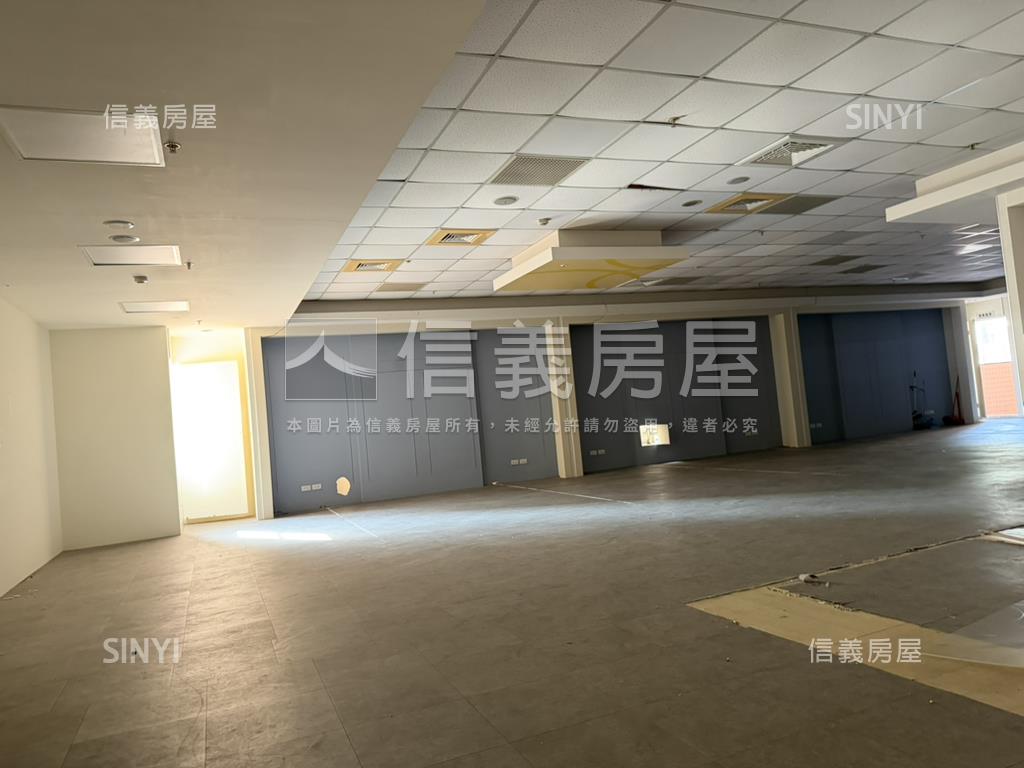 適合金融業大面寬店面房屋室內格局與周邊環境