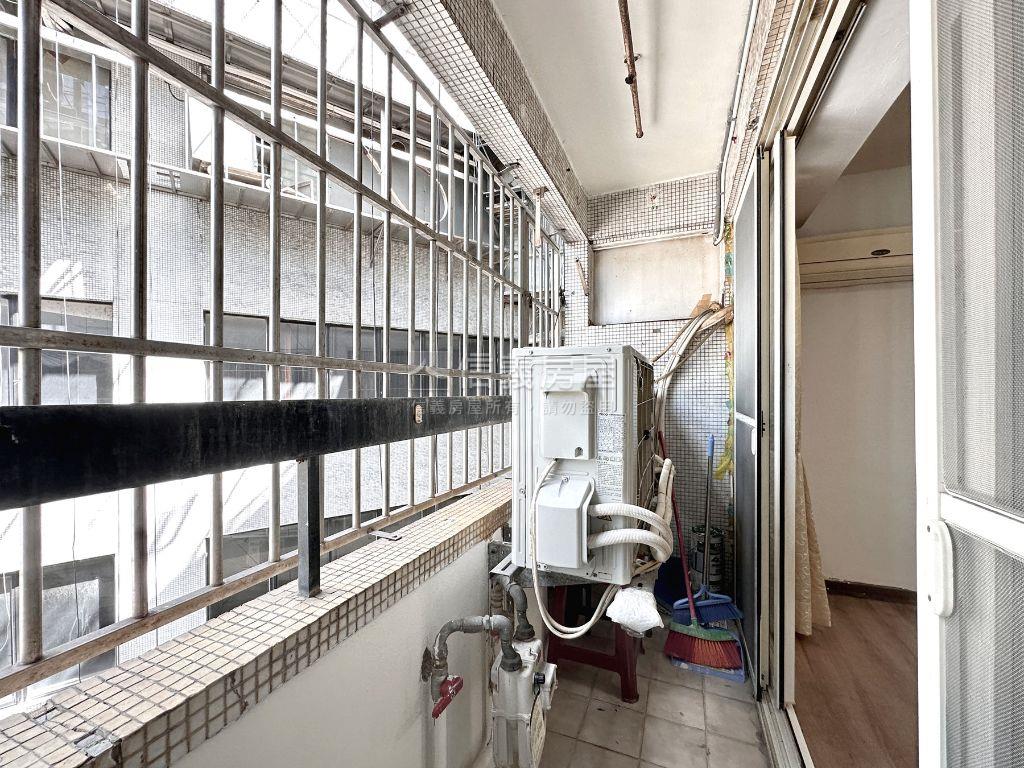 中山國小捷運高樓住辦房屋室內格局與周邊環境
