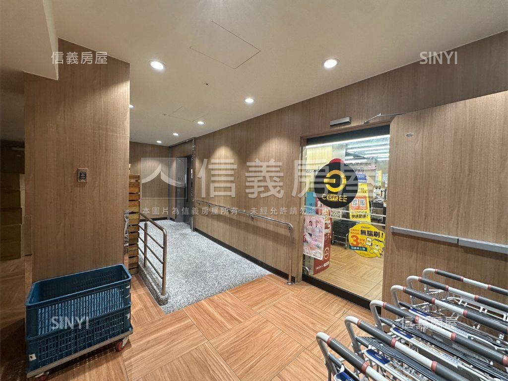 環河南臨路燙金店面房屋室內格局與周邊環境