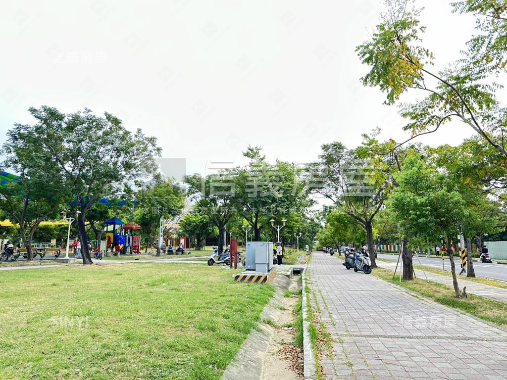 東區貝森朵夫兩房車位房屋室內格局與周邊環境