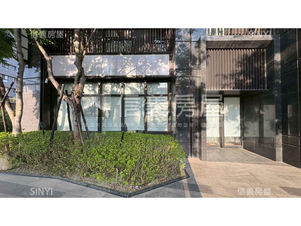 惠宇敦北邊間大面寬店面房屋室內格局與周邊環境