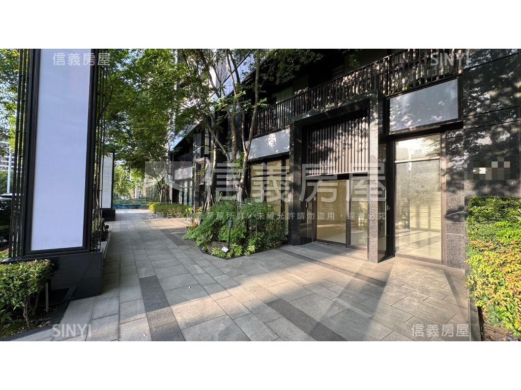 惠宇敦北邊間大面寬店面房屋室內格局與周邊環境