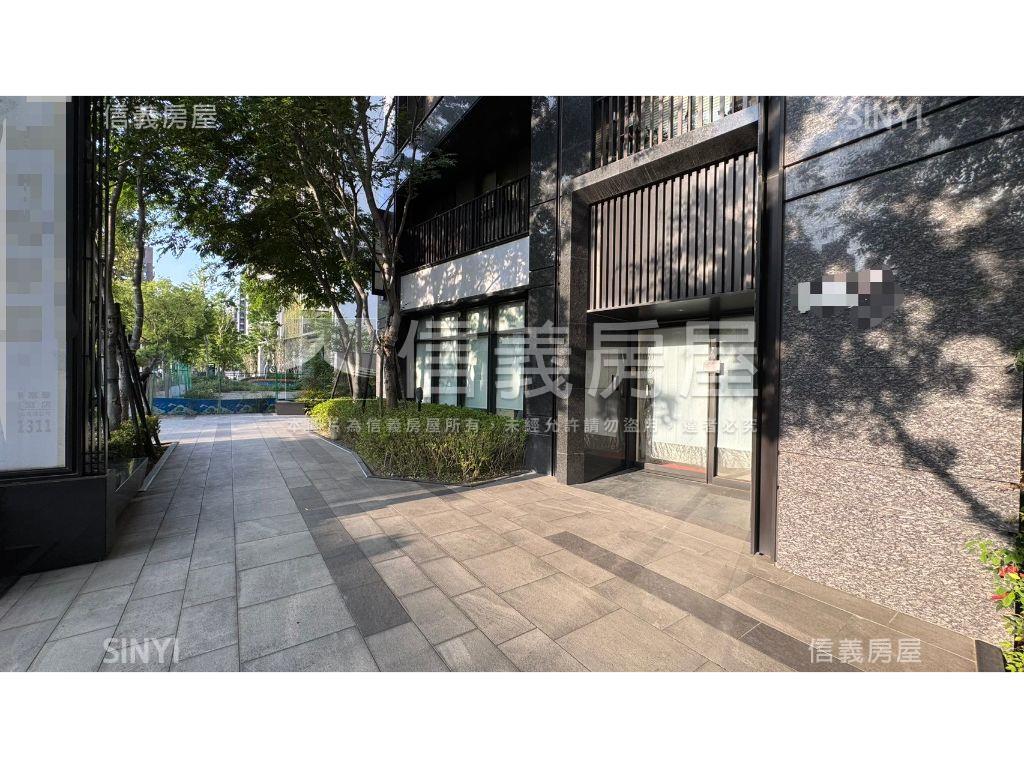 惠宇敦北邊間大面寬店面房屋室內格局與周邊環境