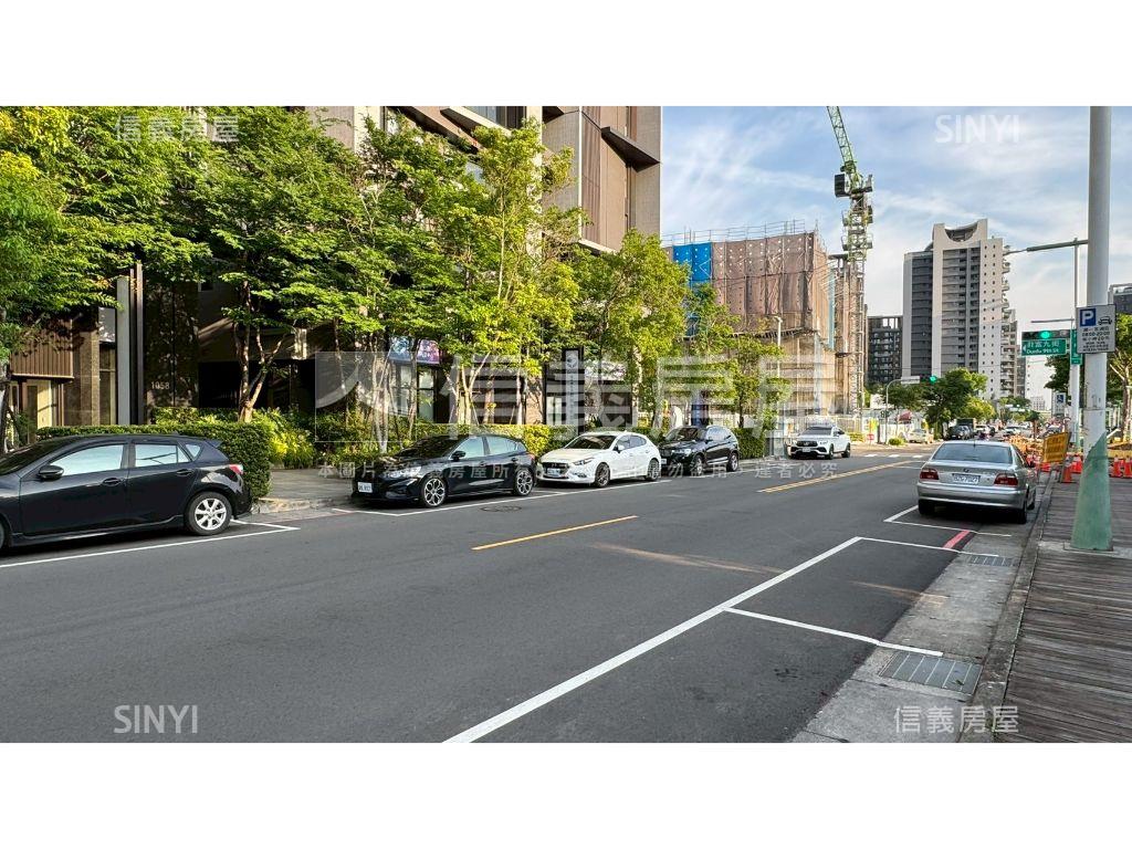 惠宇敦北邊間大面寬店面房屋室內格局與周邊環境